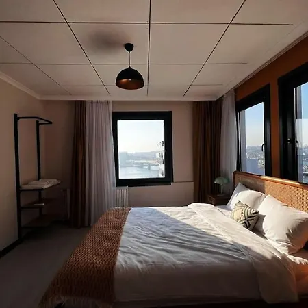 Appartement Karakoey Goldenhorn Ultra Luxury Flat, 4br,sea View